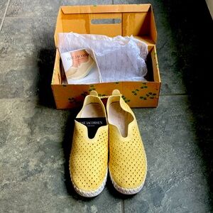 Ilse Jacobsen Tulip size 39 (size 8), Double Cream (light yellow color)